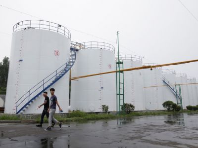 Nhập khẩu dầu thô của Trung Quốc sụt giảm giúp hạ nhiệt thị trường quốc tế